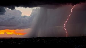 Apa yang Bikin Hujan Cuma Fokus di dalam Aceh, Kalimantan, Papua?